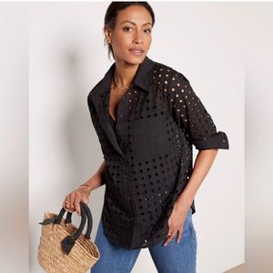 Evereve size M Liv Cotton Eyelet Long Sleeve Button Front Shirt Blouse in Black